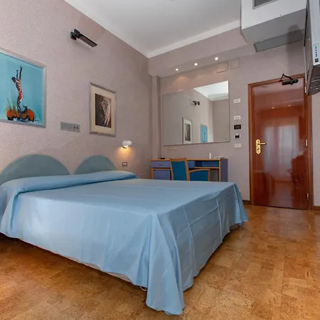 Venere Hotell 3*